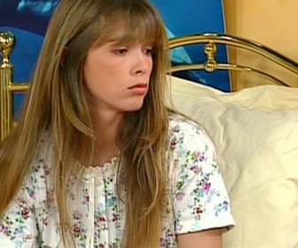 Replay Hélène et les garçons - S13 E03 - Le mauvais oeil
