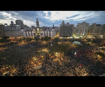 Replay Espagne : des manifestants exigent la démission du président de la région de Valence