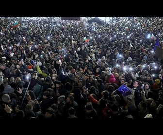 Replay Des dizaines de milliers manifestent contre la coalition au pouvoir en Bulgarie