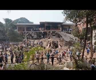 Replay Au Bangladesh, les manifestants continuent de démolir la maison de l'ancien premier ministre