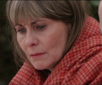 Replay Master crimes - S03 E06 - Dites-le avec des fleurs