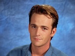 Replay Beverly Hills, 90210 - S04 E11 - Contestation féminine