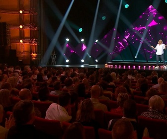 Replay Fabien Olicard prend le temps d'en rire - 16/08/2025