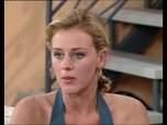 Replay Les filles d'à côté - S03 E12 - Le grand amour