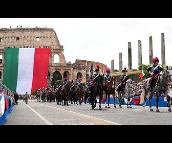 Replay L'Italie célèbre les 80 ans de la République par un défilé militaire à Rome