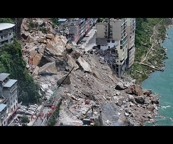 Replay En Chine, les secours recherchent des personnes piégées après un glissement de terrain