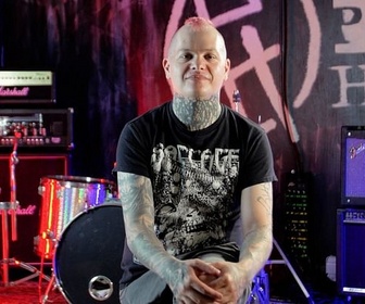 Replay Punk VS poison : la rébellion s'organise dans la capitale de l'arsenic - Tracks