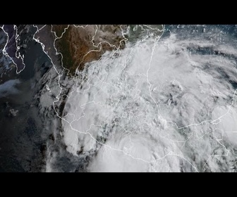 Replay L'ouragan Erick touche terre au Mexique en catégorie 3