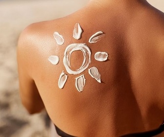 Replay 28 minutes - Tatoués à coups de soleil