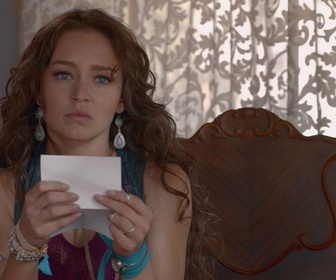 Replay Les trois visages d'Ana - S01 E15