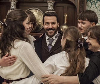 Replay Mr Selfridge - S2 E9 - Le pouvoir des mots