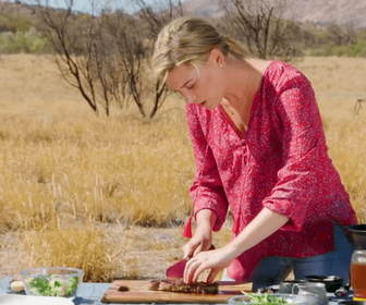 Replay Outback gourmet - S1 E7 - Pudding au quandong à Alice Springs