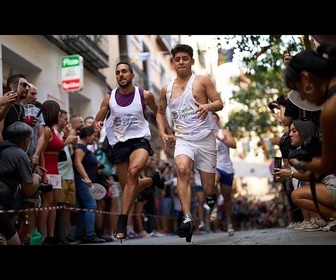 Replay Des coureurs en talons hauts foncent à travers Madrid lors de la Marche des fiertés