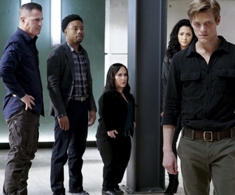 Replay MacGyver - S2 E23 - Père et fils