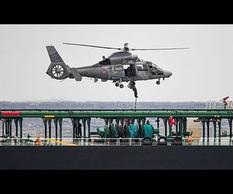 Replay La Marine nationale française arraisonne un pétrolier lié à la Russie dans l'océan Atlantique