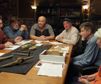 Replay Le mystère d'Oak Island : la course au trésor - S7E23 - La croix marque l'endroit