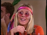 Replay Les filles d'à côté - S08 E01 - Retour de vacances