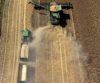 Replay Aux avant-postes - Baisse de la production mondiale de céréales : le retour des stocks stratégiques ?