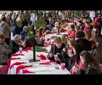 Replay La Lituanie voit la vie en rose pour un grand festival de soupe froide