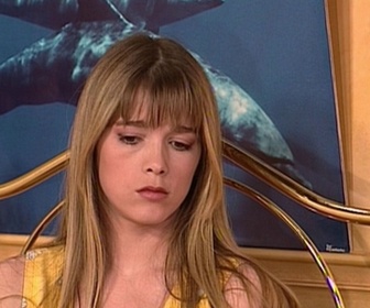 Replay Hélène et les garçons - S02 E36 - Amis