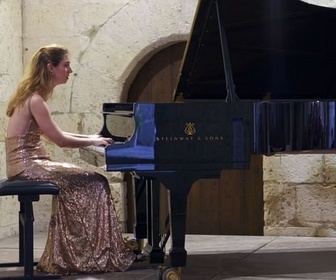 Replay ARTE Journal - Performance hypnotique de la pianiste Célia Oneto Bensaid