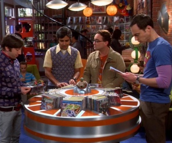 Replay The Big Bang Theory - S8E4 - Plan à quatre