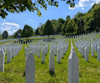 Replay En Bosnie, se souvenir de Srebrenica - ARTE Regards