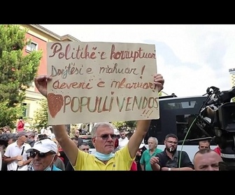 Replay Albanie : 57e jour de manifestation contre le projet touristique lié au clan Trump