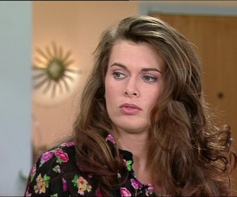 Replay Les filles d'à côté - S03 E07 - Erreur fatale