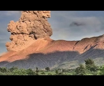 Replay Le Mont Kanlaon entre en éruption aux Philippines