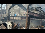 Replay Un incendie à Manille déplace 1 000 familles et détruit plusieurs maisons.