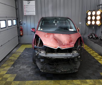 Replay Top Mecanic : 5 jours pour restaurer une épave - S6E63 - Jour 3 - Deux mécanos, deux écoles