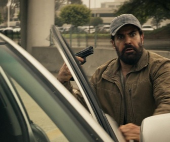 Replay S.W.A.T. - S08 E08 - Menace sur la ville