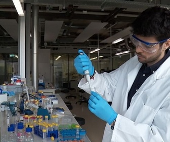 Replay ARTE Journal - La recherche sur le sang menstruel, zone d'ombre en médecine