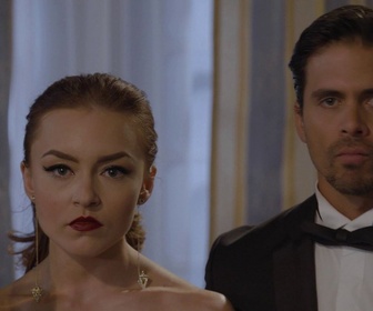 Replay Les trois visages d'Ana - S01 E120