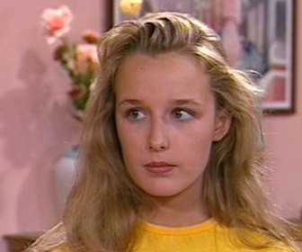 Replay Premiers baisers - S01 E12 - Un sweat super sweet