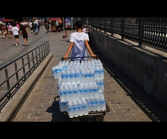 Replay L'Union européenne va-t-elle bientôt interdire les packs de bouteilles d'eau ?
