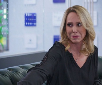 Replay Les riches pleurent aussi - S01 E43