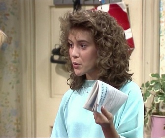 Replay Madame est servie - S03 E01 - Les amies