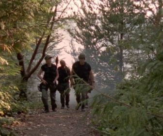 Replay Stargate SG-1 - S2 E13 - Les esprits