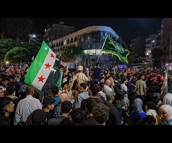 Replay Donald Trump signe un décret levant les sanctions américaines contre la Syrie