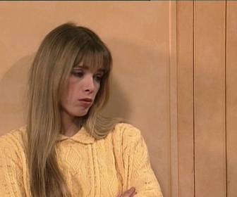 Replay Hélène et les garçons - S02 E35 - Le bord du gouffre