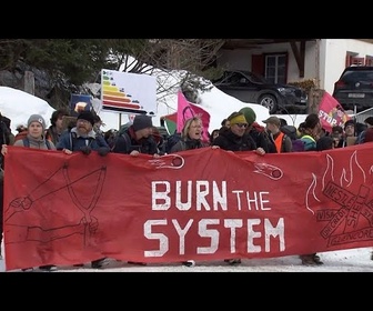 Replay Marche de protestation de 25 km vers Davos contre le programme climatique du WEF