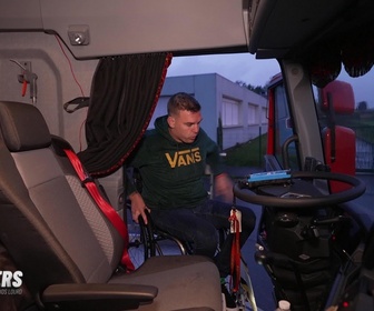 Replay Les routiers : profession chauffeur poids lourd - Gisèle, Jennifer et Jeremy
