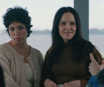 Replay Elsbeth - S02 E16 - Piège en eaux trouples