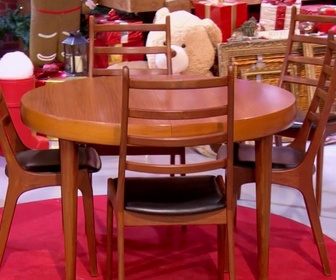 Replay Affaire conclue : la vie des objets - L'ensemble d'une table et 6 chaises de Stéphane