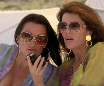 Replay Les real housewives de Beverly Hills - S2 E17 - Mensonges à Lanai