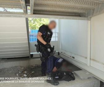 Replay Flic story - S2E99 - Course poursuite, trafic de stup, violence : le quotidien de la banlieue lyonnaise