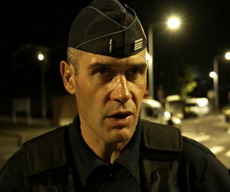 Replay Flic Story - S2E28 - Au coeur des CRS - Episode 3