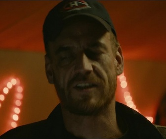 Replay Loin de chez nous - S01 E08 - Croisade